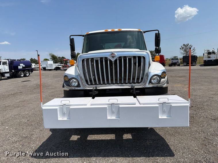 image for item FB5042 2009 International WorkStar 7400 crane truck