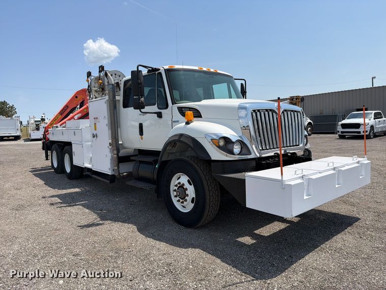 image for item FB5042 2009 International WorkStar 7400 crane truck