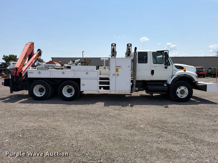 image for item FB5042 2009 International WorkStar 7400 crane truck