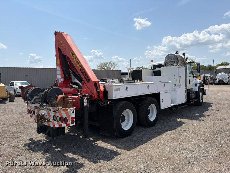 image for item FB5042 2009 International WorkStar 7400 crane truck