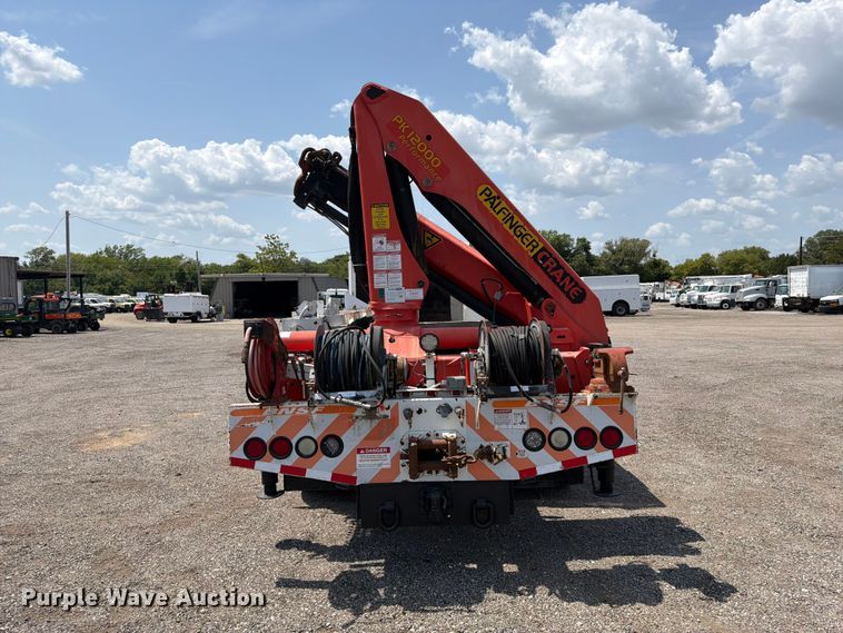 image for item FB5042 2009 International WorkStar 7400 crane truck