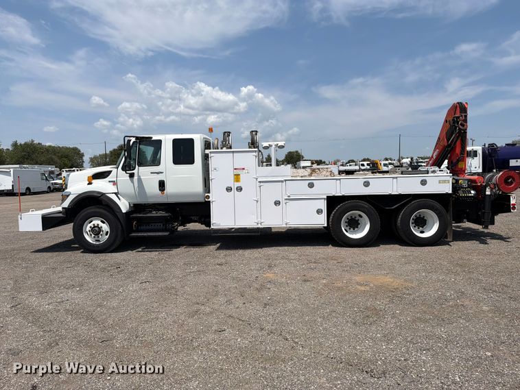 image for item FB5042 2009 International WorkStar 7400 crane truck