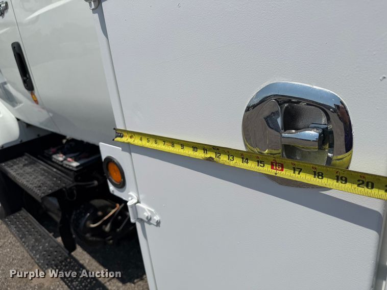 image for item FB5042 2009 International WorkStar 7400 crane truck