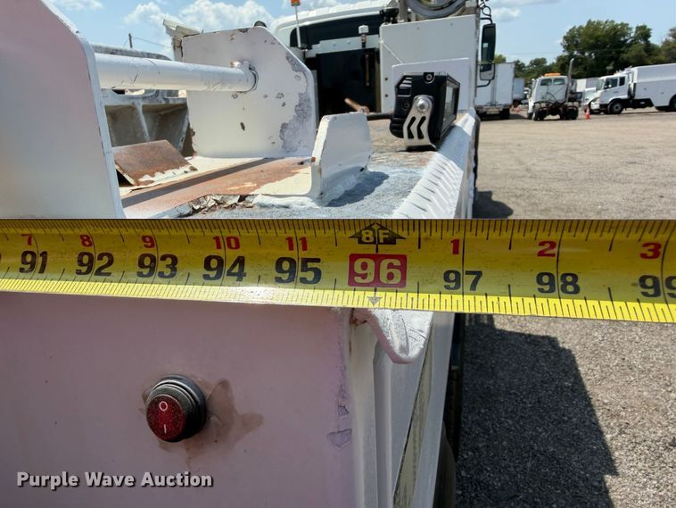 image for item FB5042 2009 International WorkStar 7400 crane truck