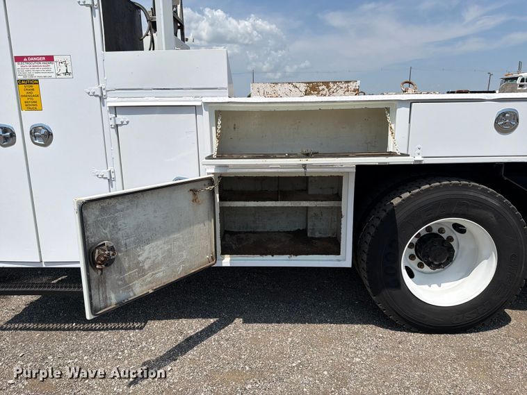 image for item FB5042 2009 International WorkStar 7400 crane truck