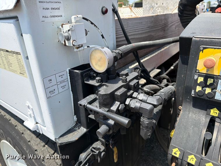 image for item FB5042 2009 International WorkStar 7400 crane truck