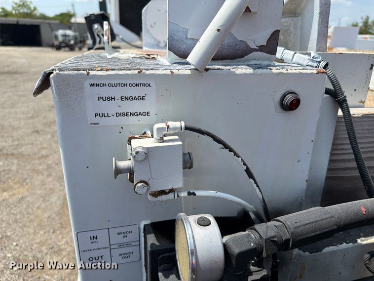 image for item FB5042 2009 International WorkStar 7400 crane truck