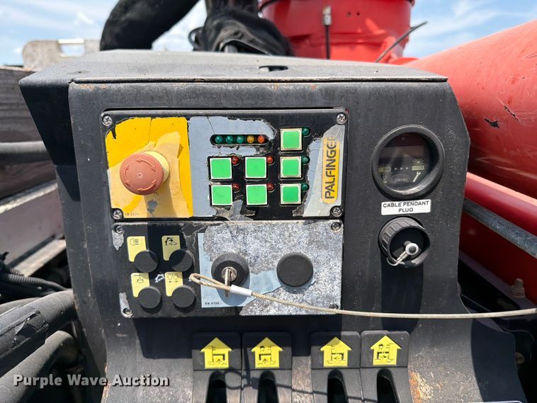 image for item FB5042 2009 International WorkStar 7400 crane truck