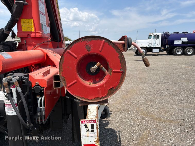 image for item FB5042 2009 International WorkStar 7400 crane truck