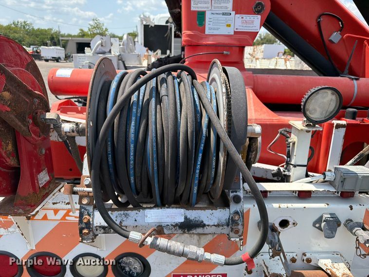 image for item FB5042 2009 International WorkStar 7400 crane truck