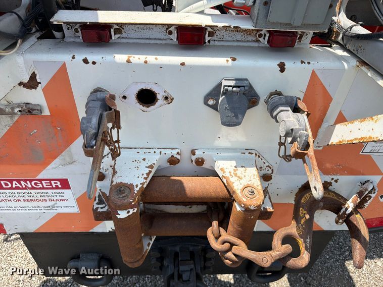 image for item FB5042 2009 International WorkStar 7400 crane truck