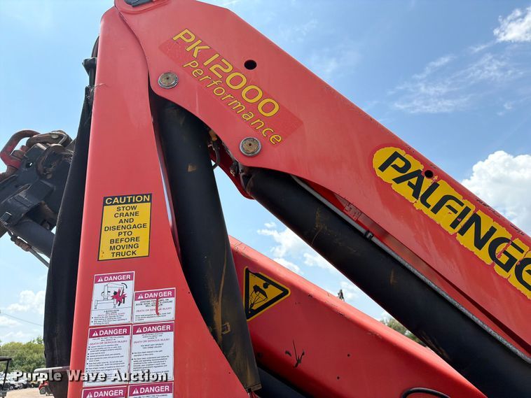 image for item FB5042 2009 International WorkStar 7400 crane truck