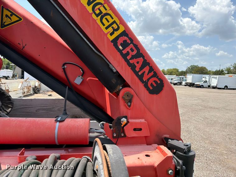 image for item FB5042 2009 International WorkStar 7400 crane truck