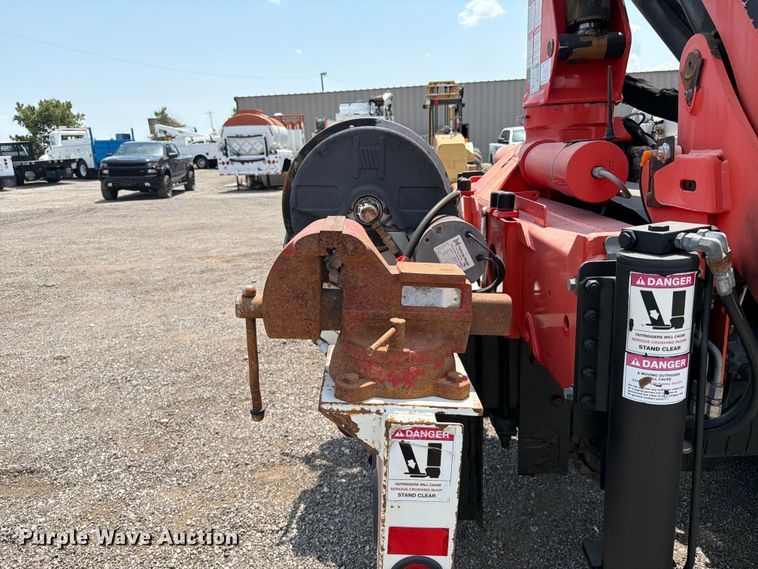 image for item FB5042 2009 International WorkStar 7400 crane truck