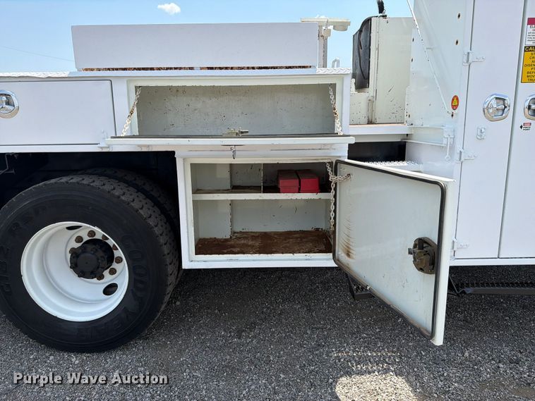 image for item FB5042 2009 International WorkStar 7400 crane truck