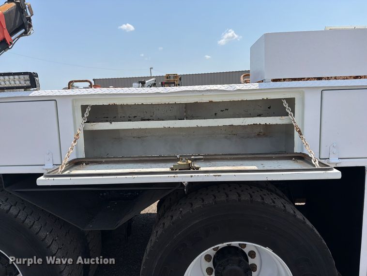 image for item FB5042 2009 International WorkStar 7400 crane truck