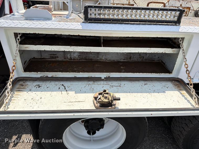 image for item FB5042 2009 International WorkStar 7400 crane truck