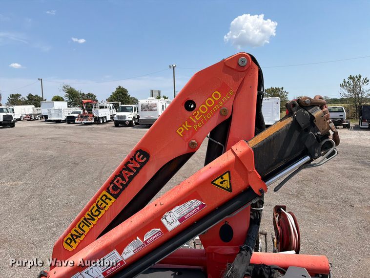 image for item FB5042 2009 International WorkStar 7400 crane truck
