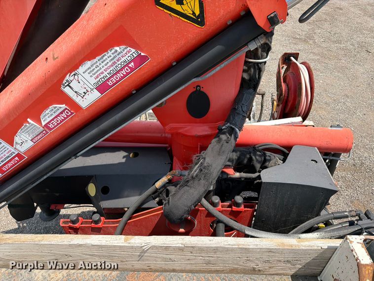 image for item FB5042 2009 International WorkStar 7400 crane truck
