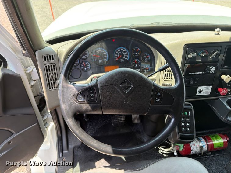 image for item FB5042 2009 International WorkStar 7400 crane truck