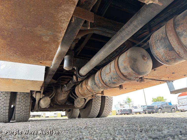 image for item FB5042 2009 International WorkStar 7400 crane truck