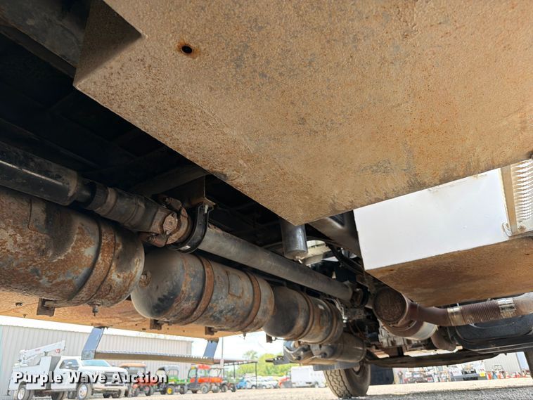 image for item FB5042 2009 International WorkStar 7400 crane truck