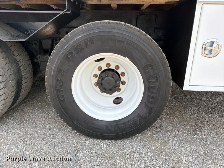 image for item FB5042 2009 International WorkStar 7400 crane truck
