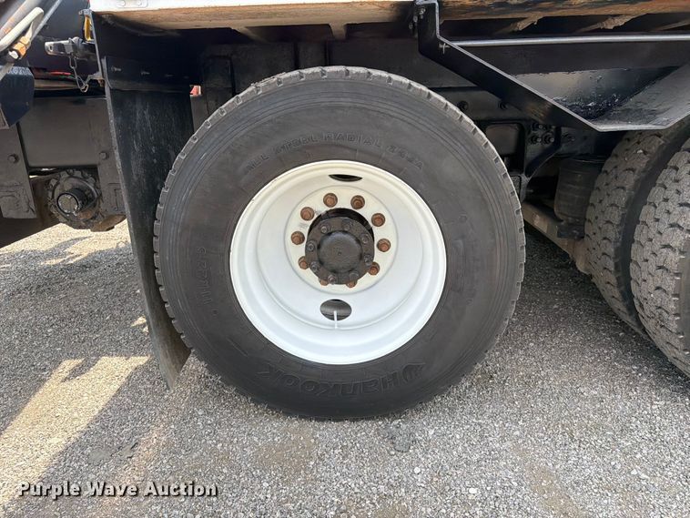 image for item FB5042 2009 International WorkStar 7400 crane truck