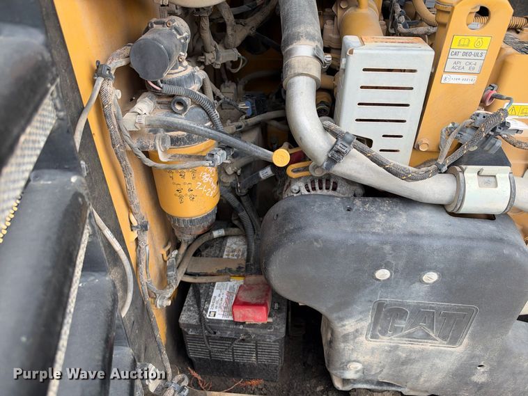 image for item FB8393 2022 Caterpillar 289D3 tracked skid steer loader
