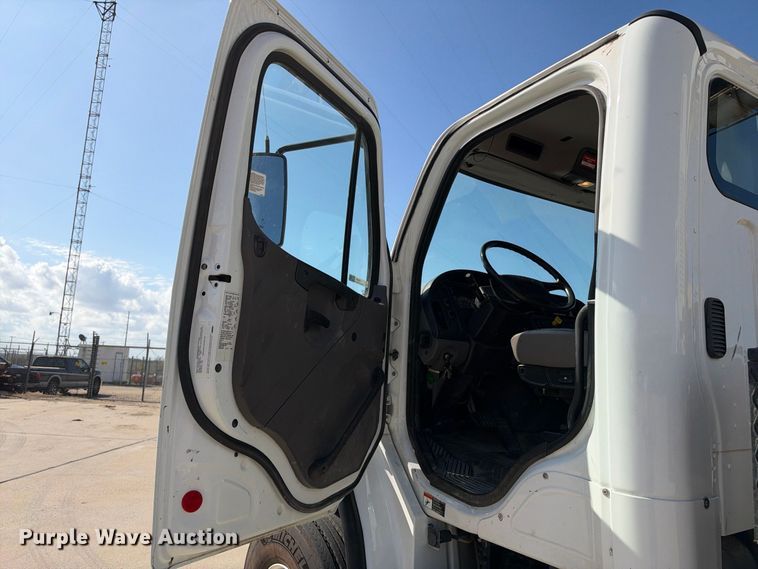 2019 Freightliner BUSINESS CLASS M2