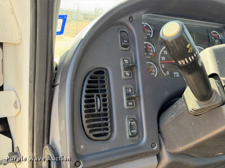 2019 Freightliner BUSINESS CLASS M2