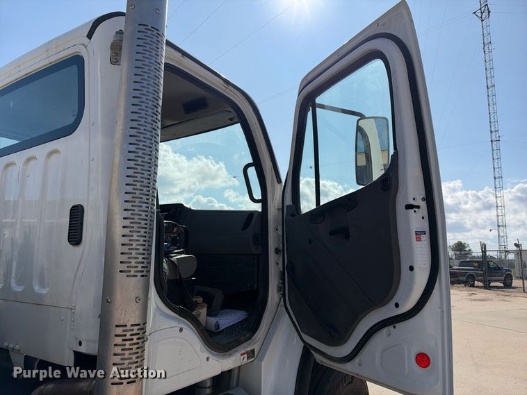 2019 Freightliner BUSINESS CLASS M2