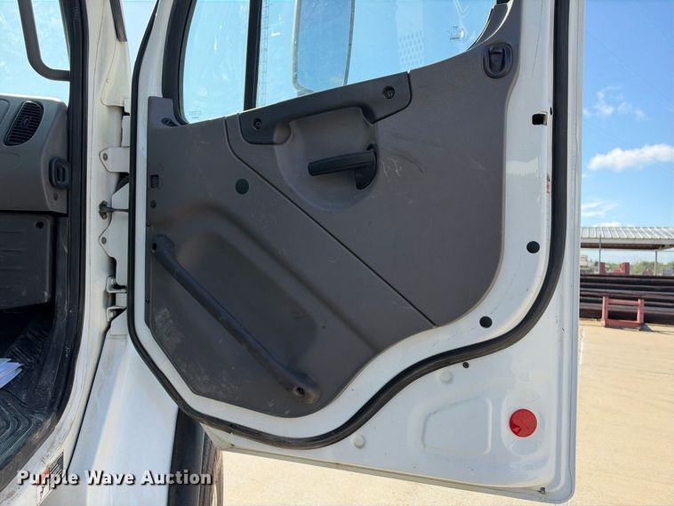 2019 Freightliner BUSINESS CLASS M2