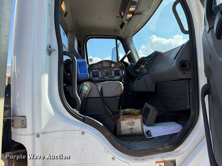 2019 Freightliner BUSINESS CLASS M2
