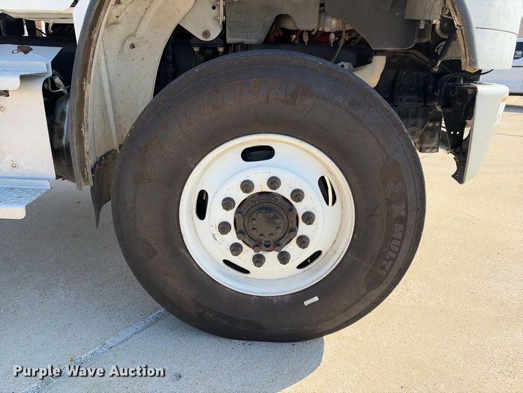 2019 Freightliner BUSINESS CLASS M2