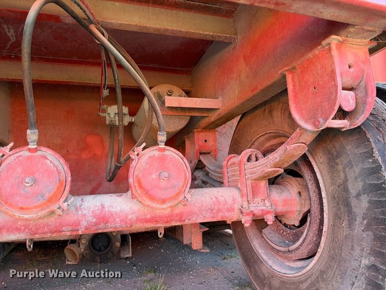 image for item FB8405 Dragon frac tank trailer