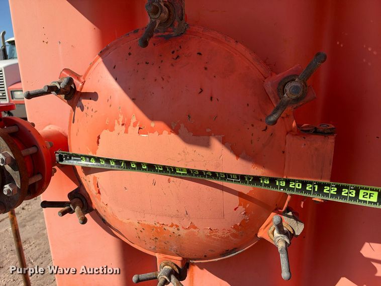 image for item FB8406 2007 Salty's Manufacturing frac tank trailer