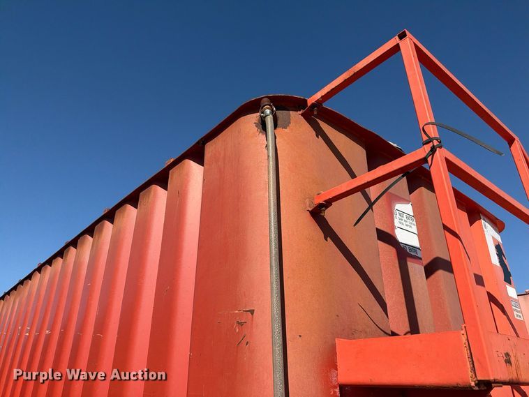image for item FB8407 Dragon frac tank trailer