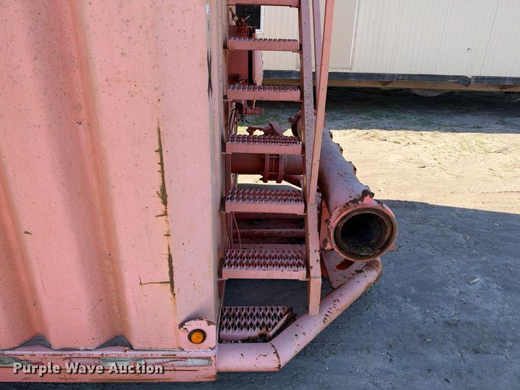 image for item FB8436 Wichita frac tank trailer