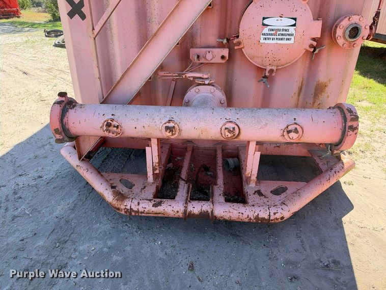 image for item FB8436 Wichita frac tank trailer