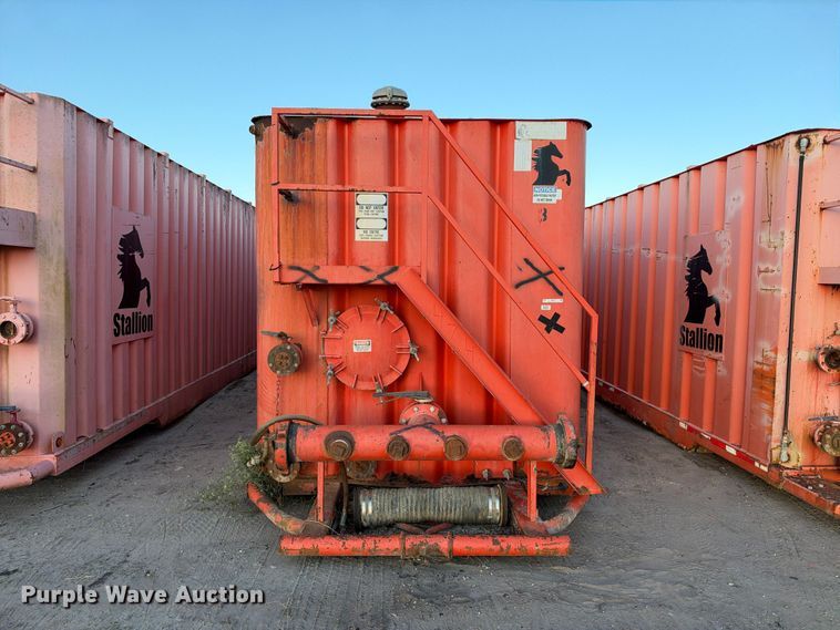 image for item FB8437 Dragon frac tank trailer