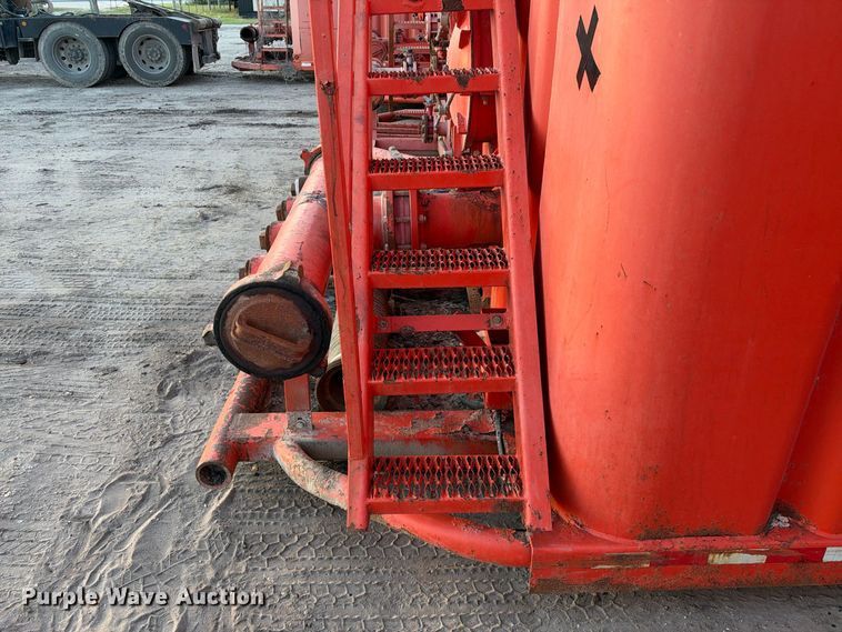 image for item FB8437 Dragon frac tank trailer