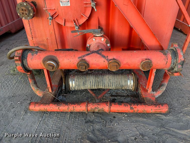 image for item FB8437 Dragon frac tank trailer