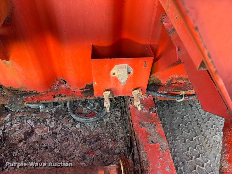 image for item FB8437 Dragon frac tank trailer