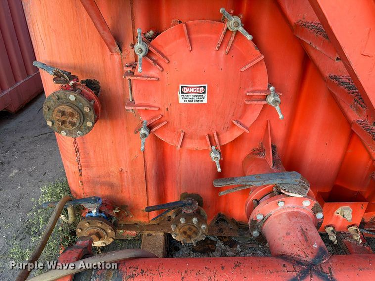 image for item FB8437 Dragon frac tank trailer