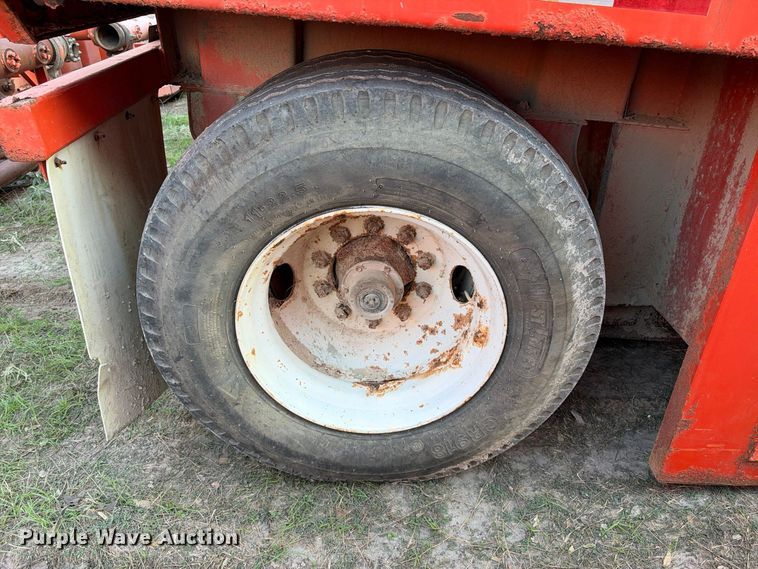 image for item FB8437 Dragon frac tank trailer