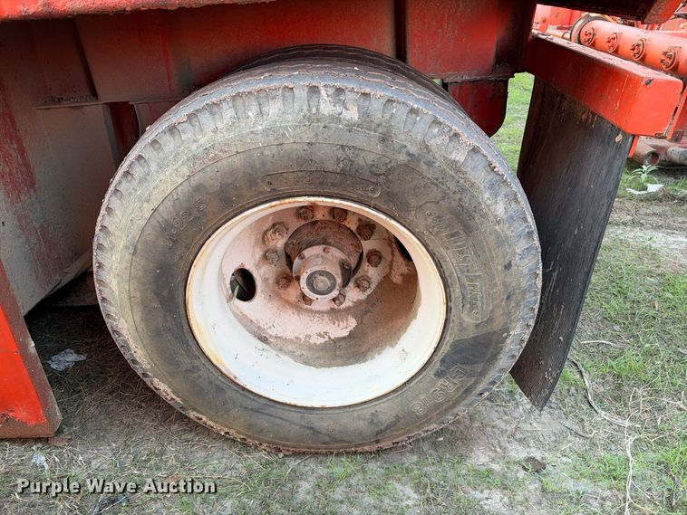 image for item FB8437 Dragon frac tank trailer
