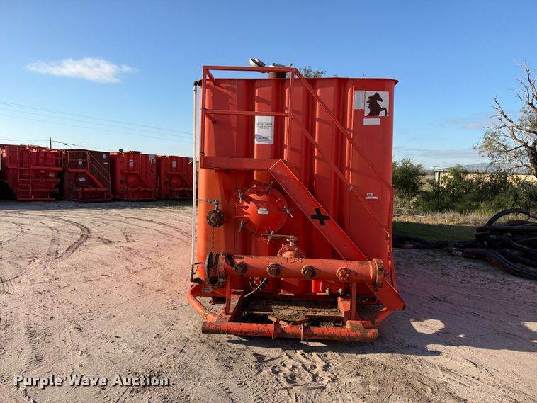 image for item FB8440 Dragon frac tank trailer