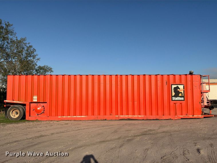 image for item FB8440 Dragon frac tank trailer