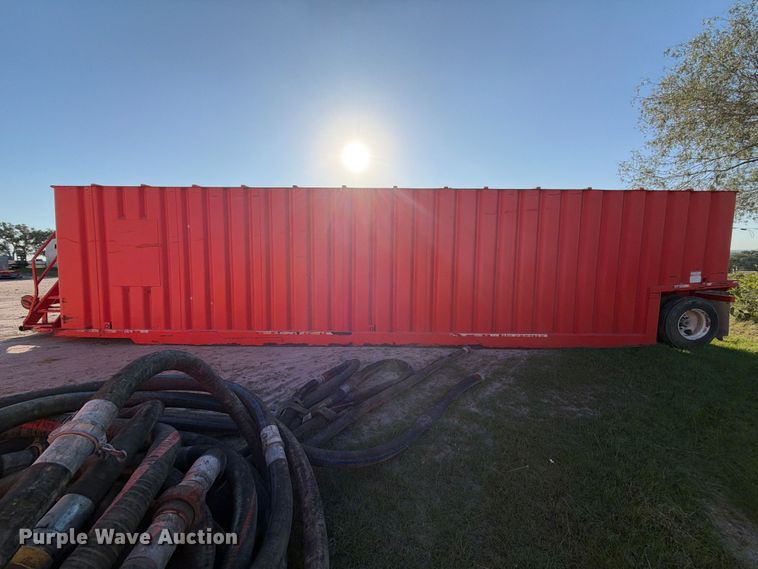 image for item FB8440 Dragon frac tank trailer